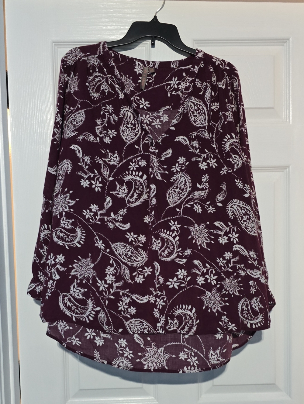 Women's Paisley V-Neck Long-Sleeve Blouse - Burgundy